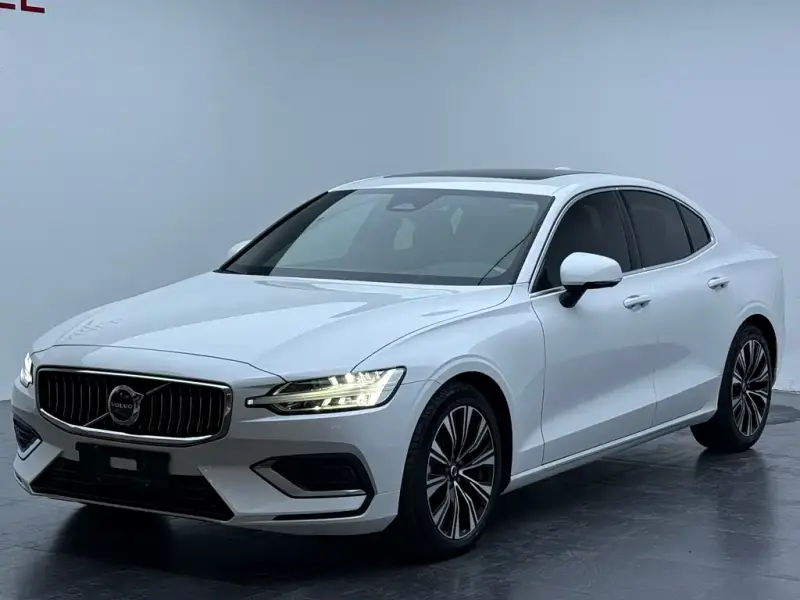 Volvo S60, 2023