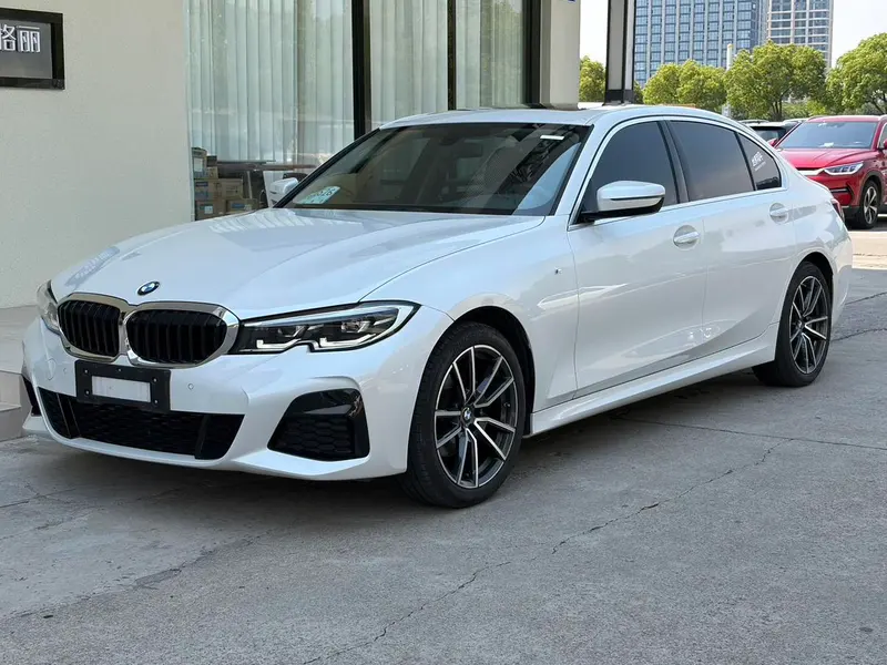 BMW 3-Series, 2022