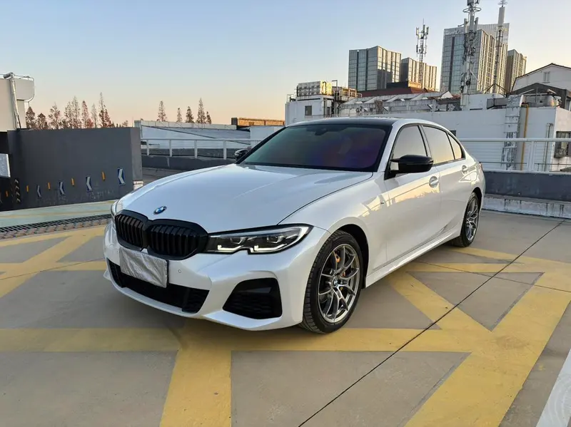 BMW 3-Series, 2022