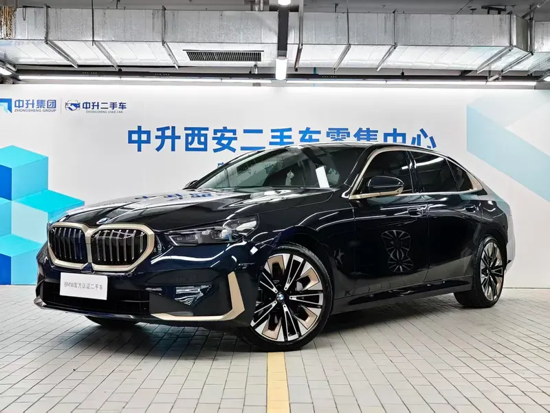 BMW 5-Series, 2024