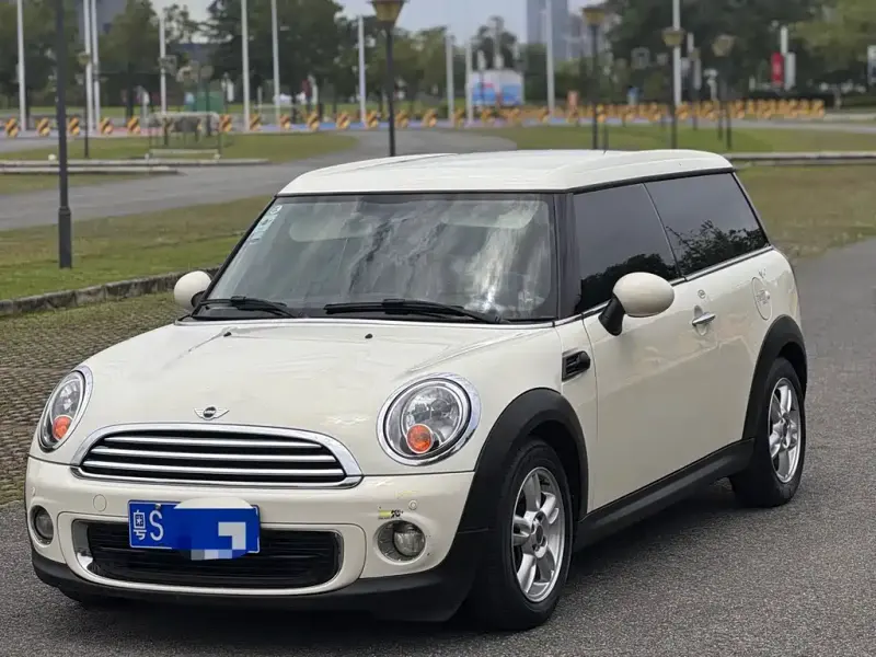 MINI Clubman, 2013