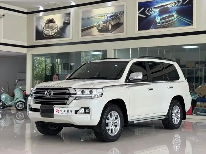 Toyota Land Cruiser, 2019 — фото 1