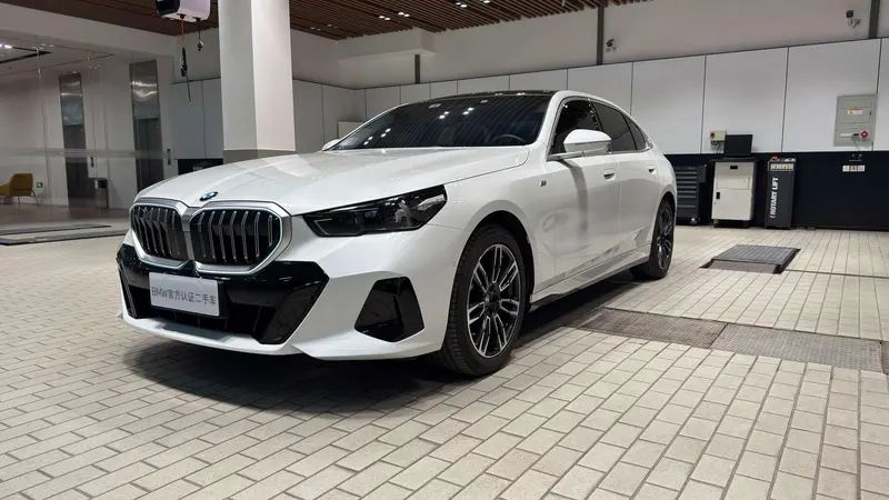 BMW 5-Series, 2024
