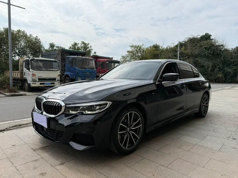 BMW 3-Series, 2022