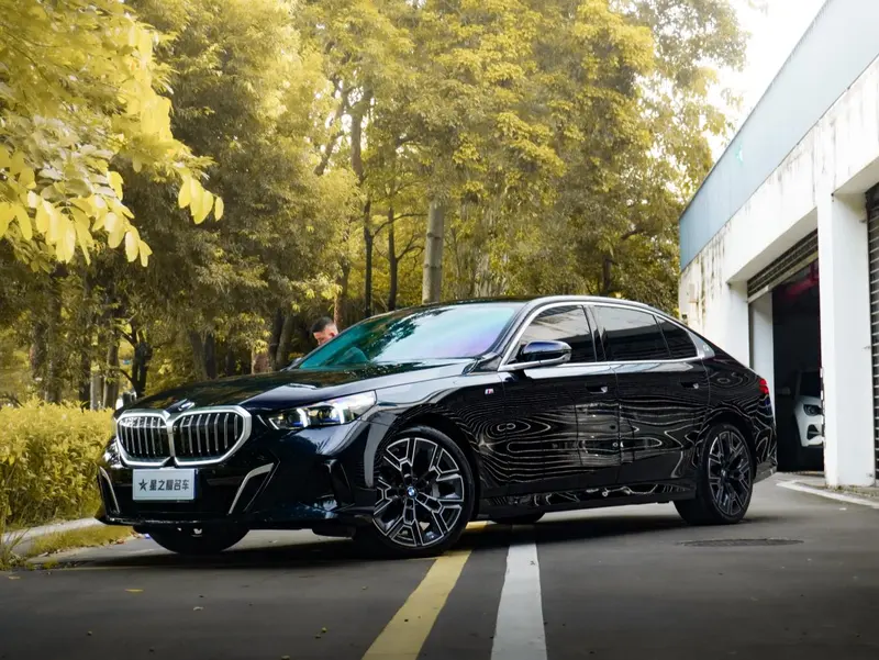 BMW 5-Series, 2024