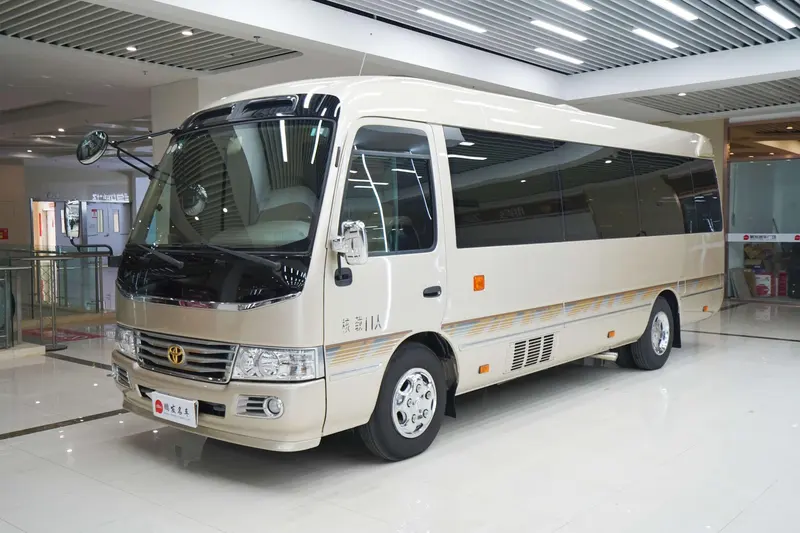 Toyota Coaster 4.0L Manual RWD 11 Seater Edition, 2018 — фото 1