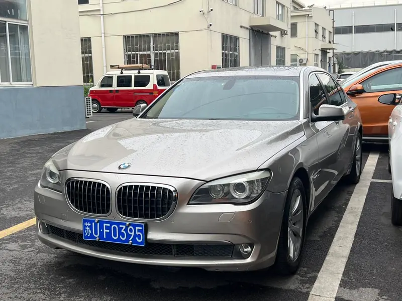 BMW 7-Series, 2011