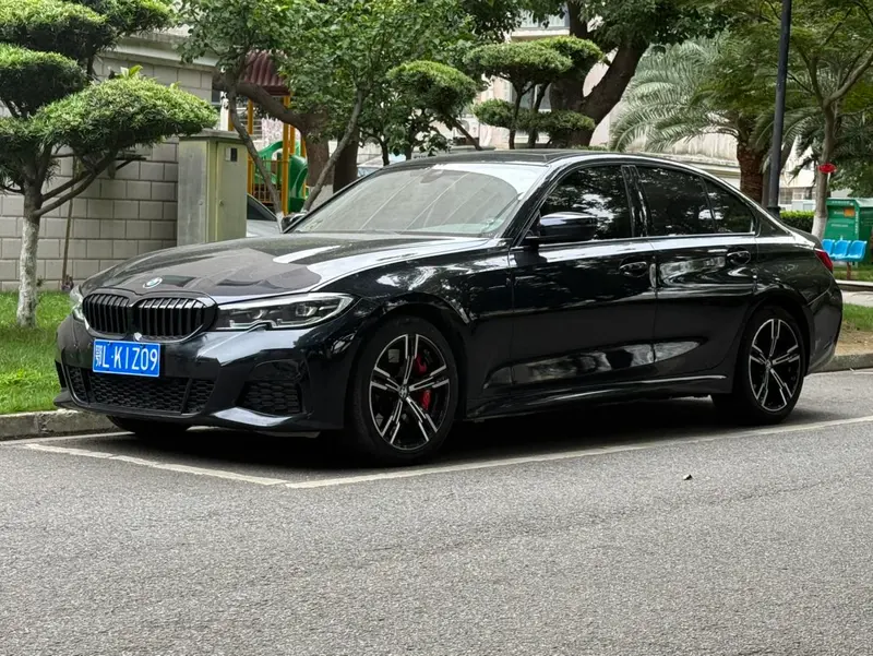 BMW 3-Series, 2022
