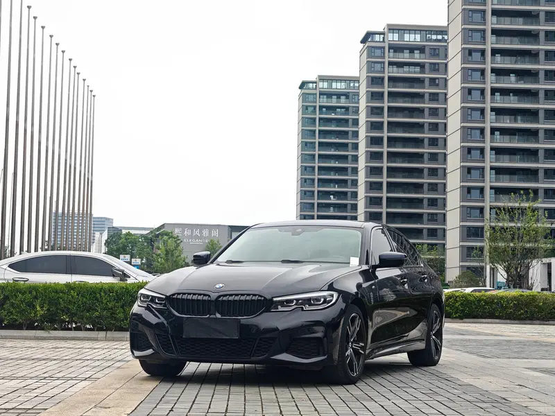 BMW 3-Series, 2022
