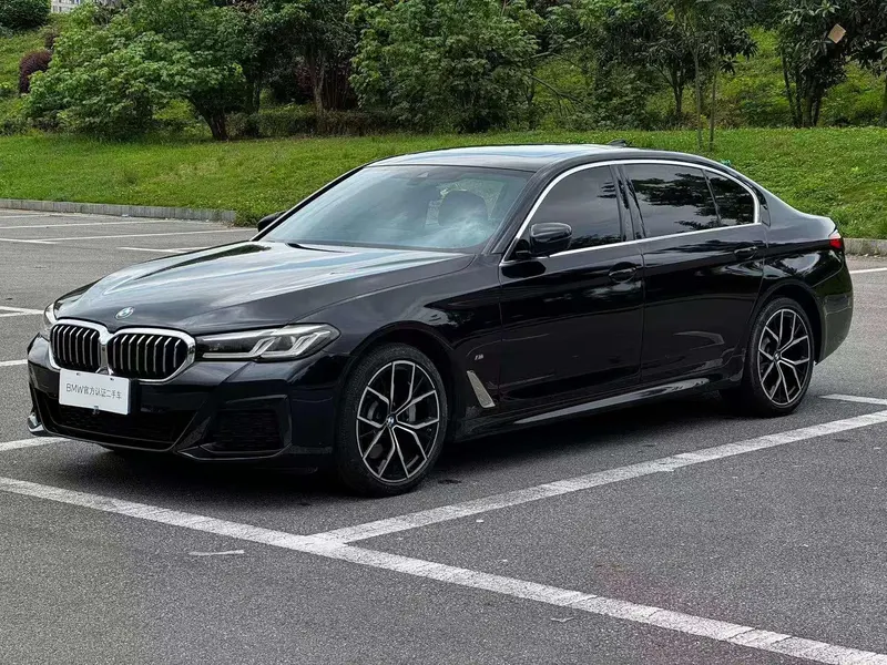 BMW 5-Series, 2022