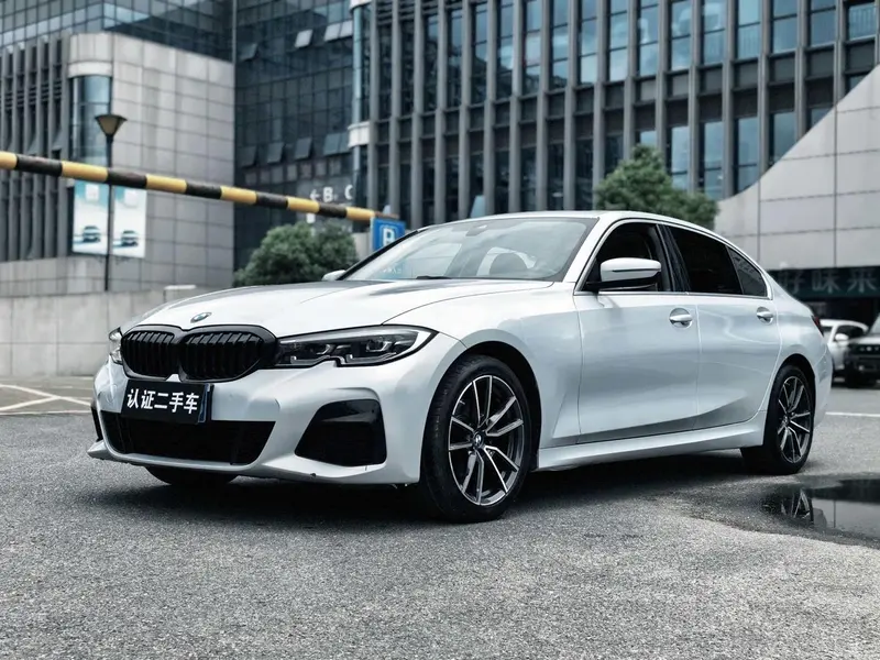 BMW 3-Series, 2022
