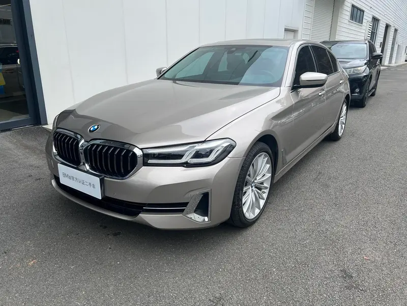 BMW 5-Series, 2022