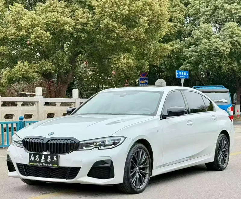 BMW 3-Series, 2022
