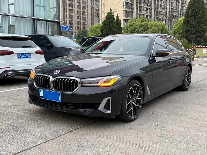 BMW 5-Series, 2022