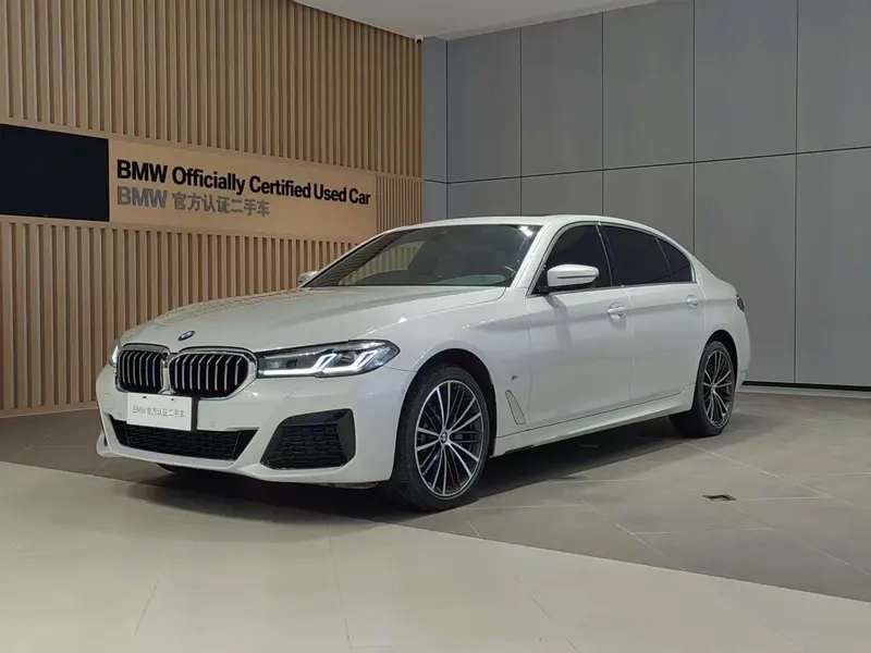 BMW 5-Series, 2022