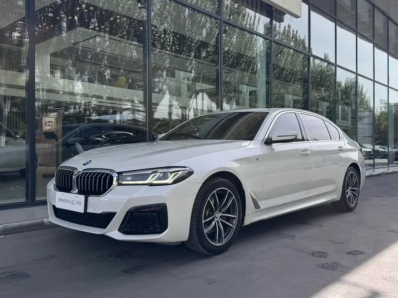BMW 5-Series, 2022