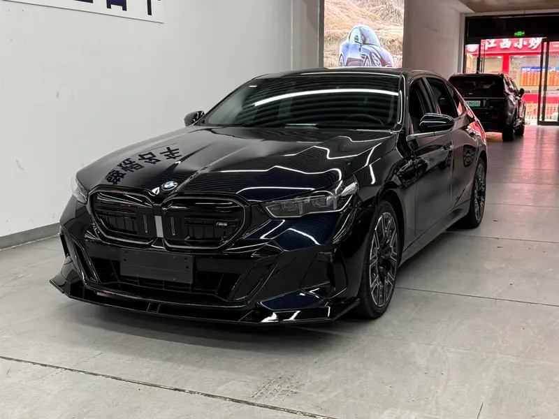 BMW 5-Series, 2025