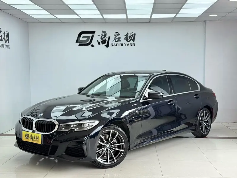 BMW 3-Series, 2022