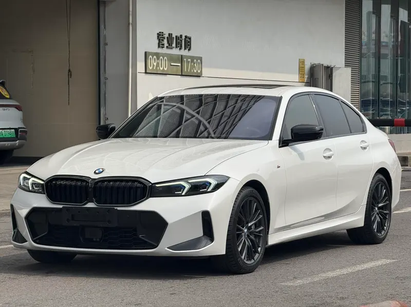 BMW 3-Series, 2023