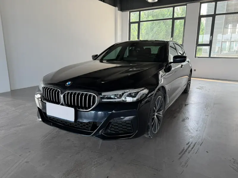 BMW 5-Series, 2022