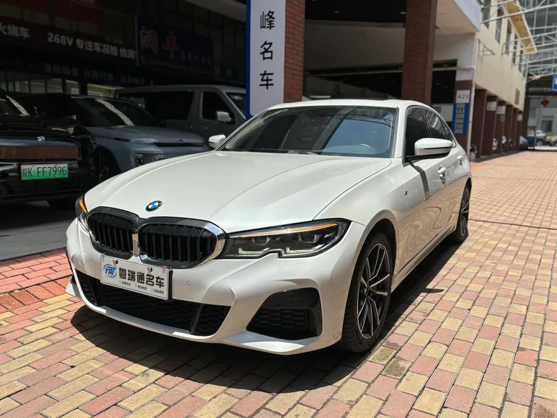 BMW 3-Series, 2022