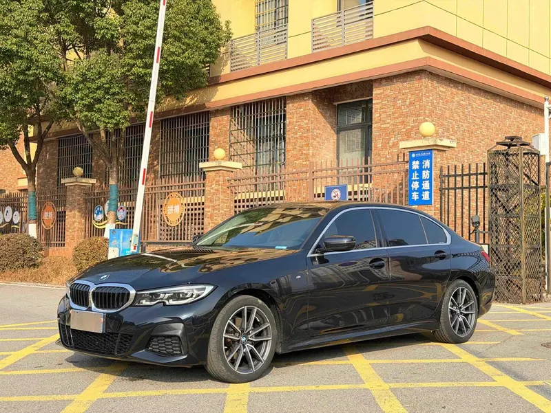 BMW 3-Series, 2021
