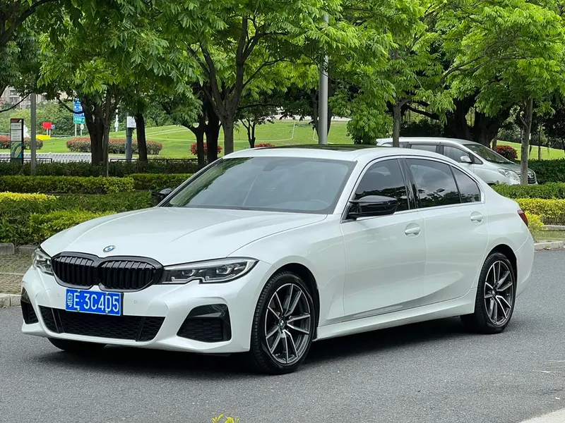 BMW 3-Series, 2022