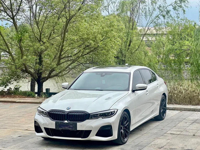 BMW 3-Series, 2022