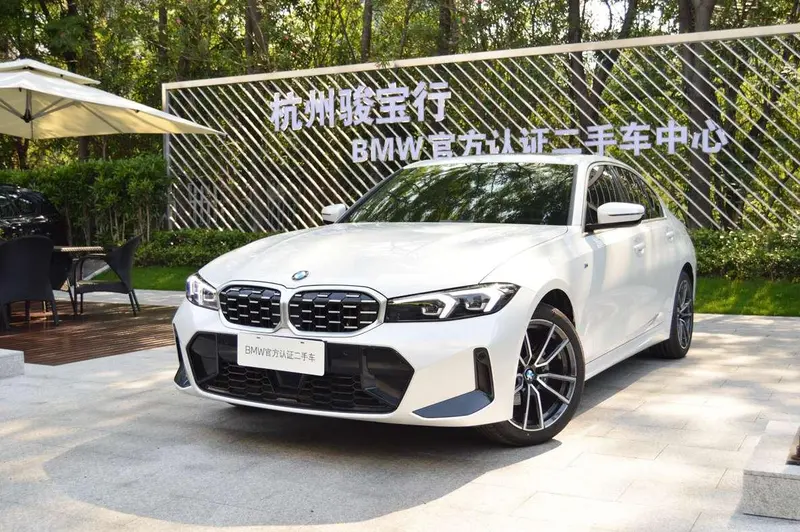BMW 3-Series, 2025
