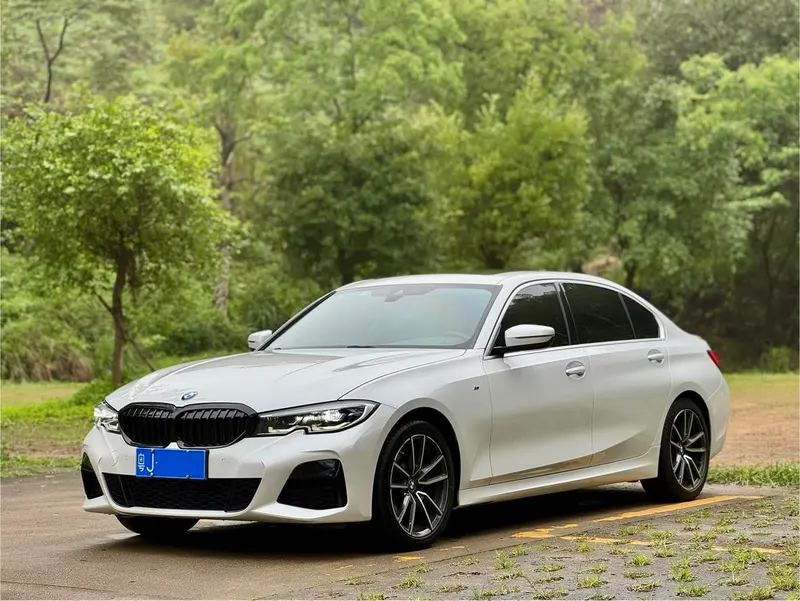 BMW 3-Series, 2022
