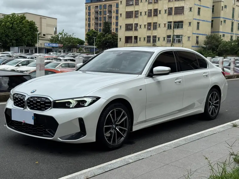 BMW 3-Series, 2023