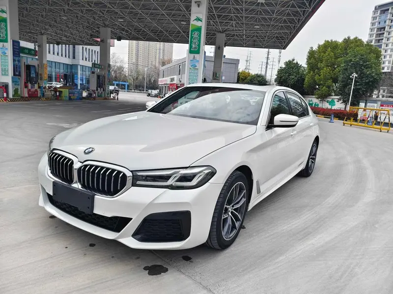 BMW 5-Series, 2022