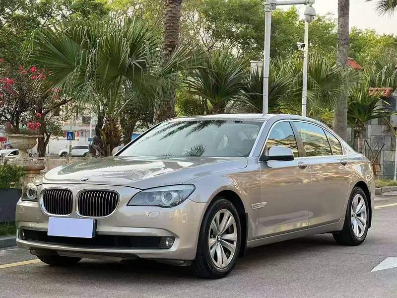 BMW 7-Series, 2011