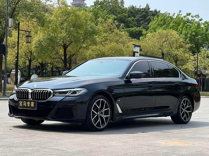 BMW 5-Series, 2022