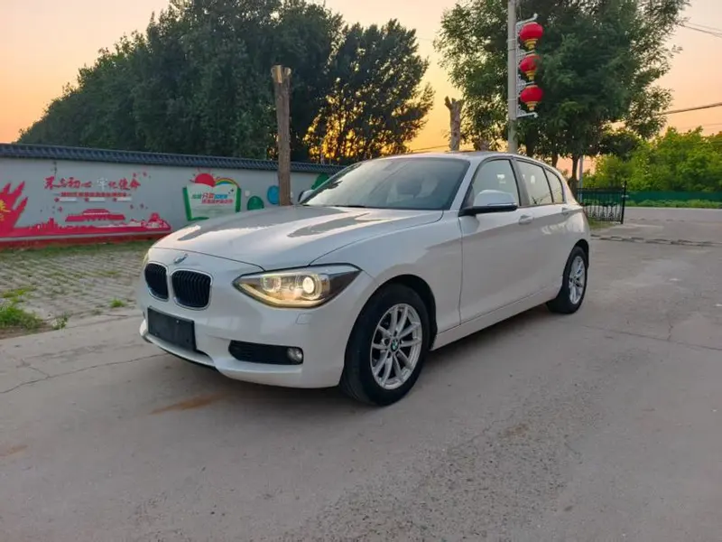 BMW 1-Series (Import) Facelift 118i Leading Version, 2013 — фото 1
