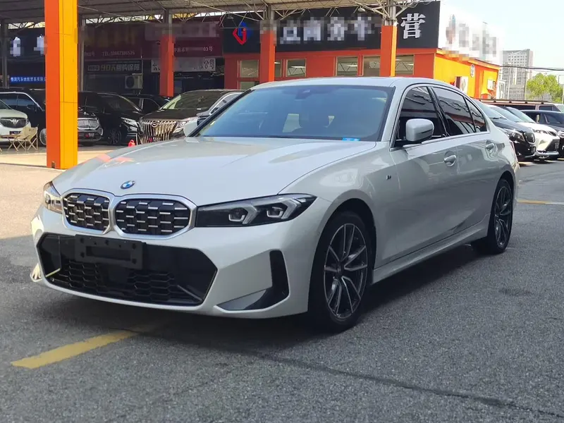 BMW 3-Series, 2025