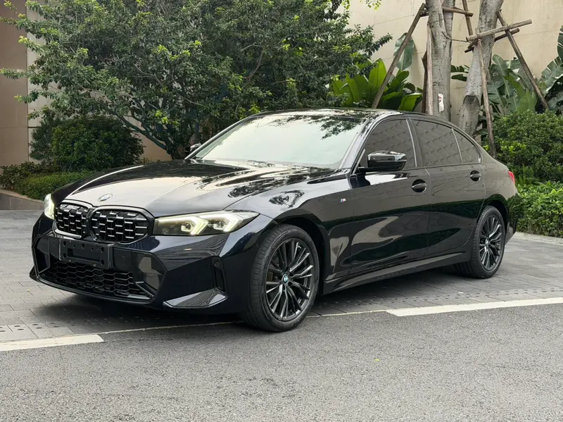 BMW 3-Series, 2023