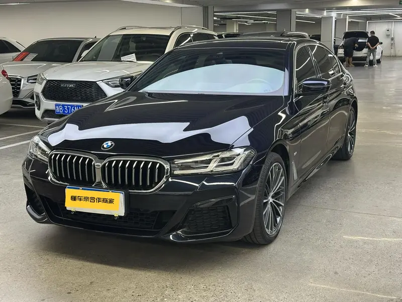 BMW 5-Series, 2022