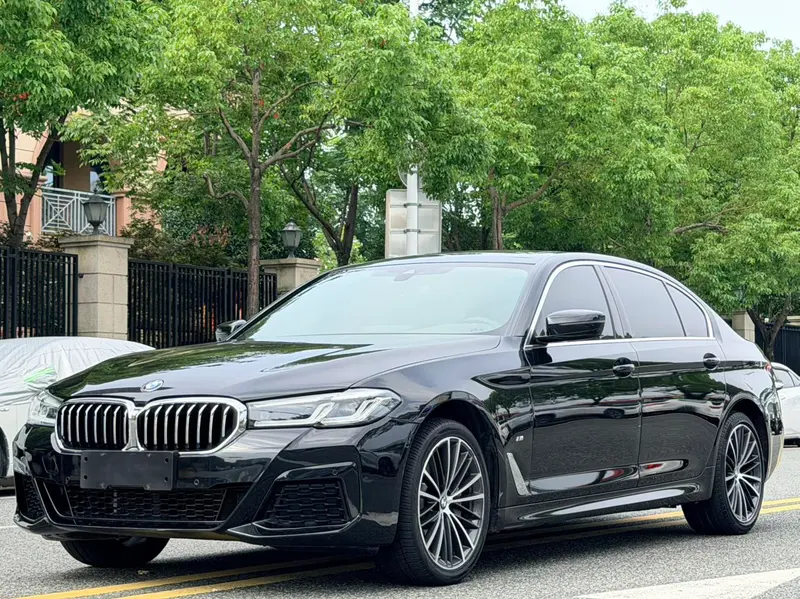 BMW 5-Series, 2023