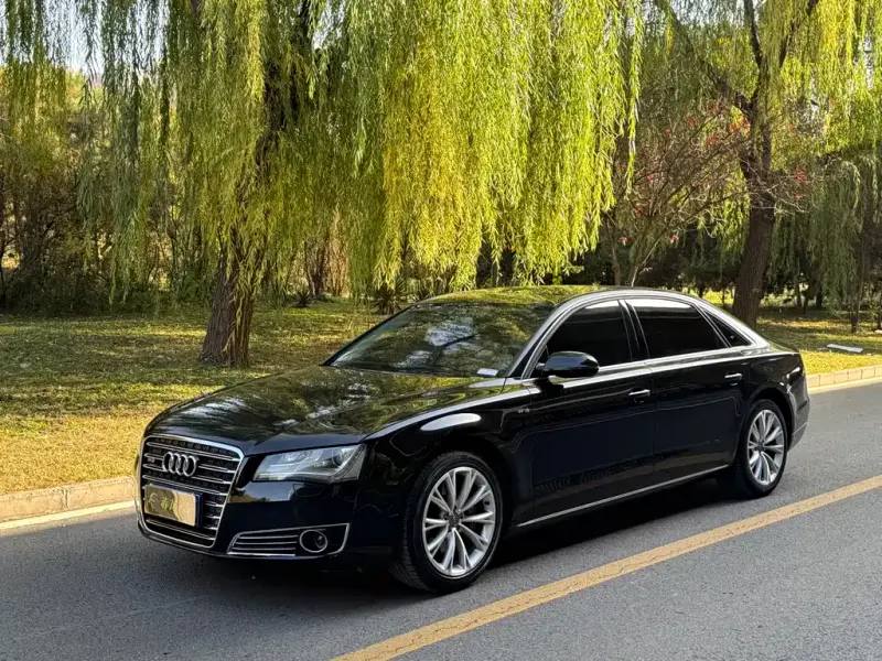Audi A8, 2015