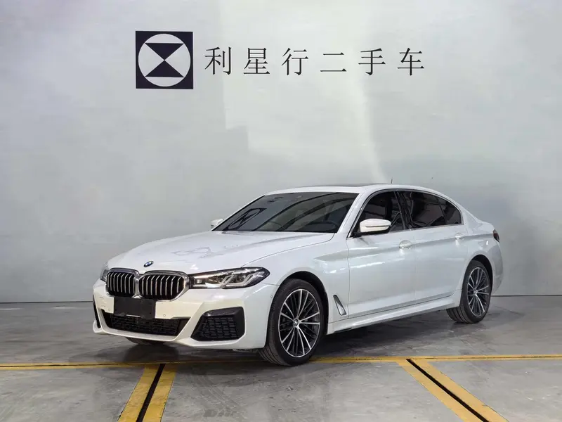 BMW 5-Series, 2022