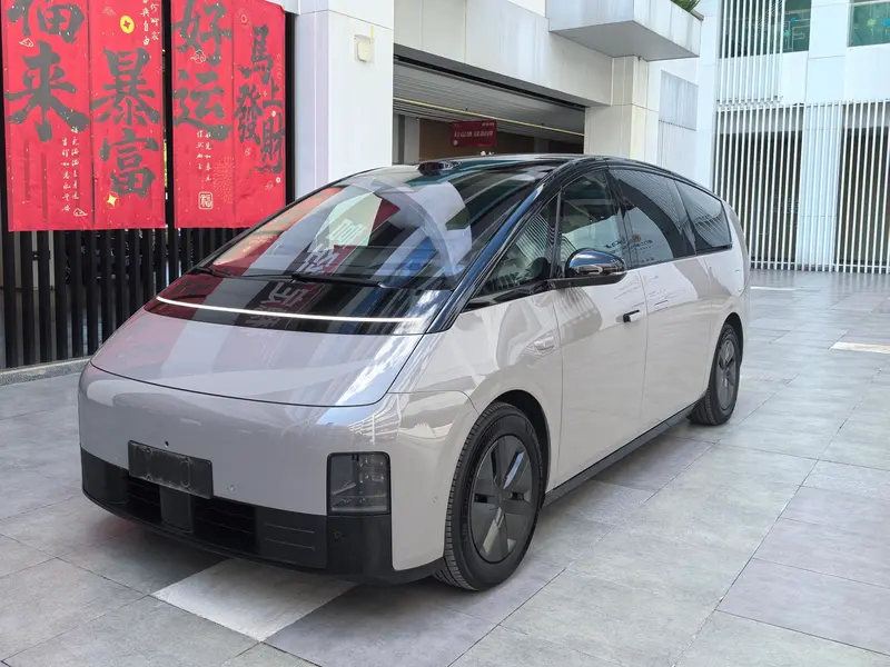 Li Auto MEGA, 2025