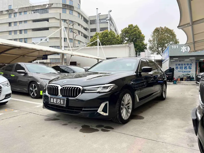 BMW 5-Series, 2022