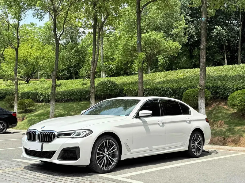 BMW 5-Series, 2023