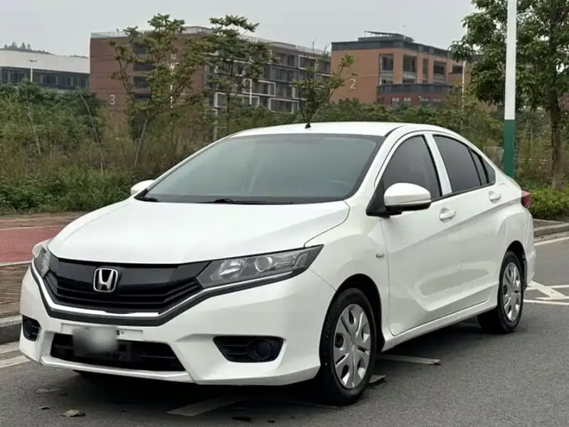 Honda Greiz Honda Greiz 2016 1.5L CVT Classic Edition, 2017 — фото 1