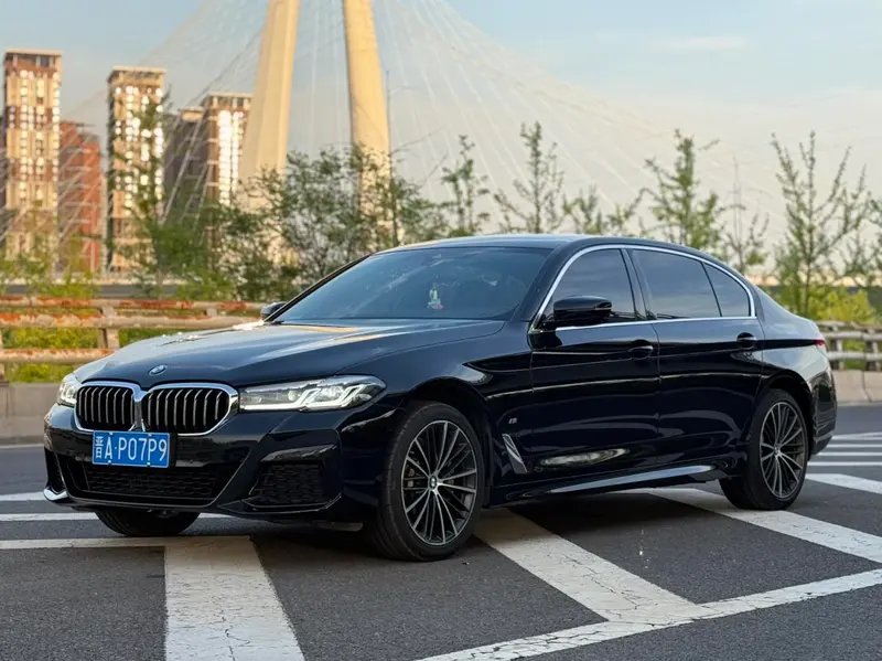 BMW 5-Series, 2023