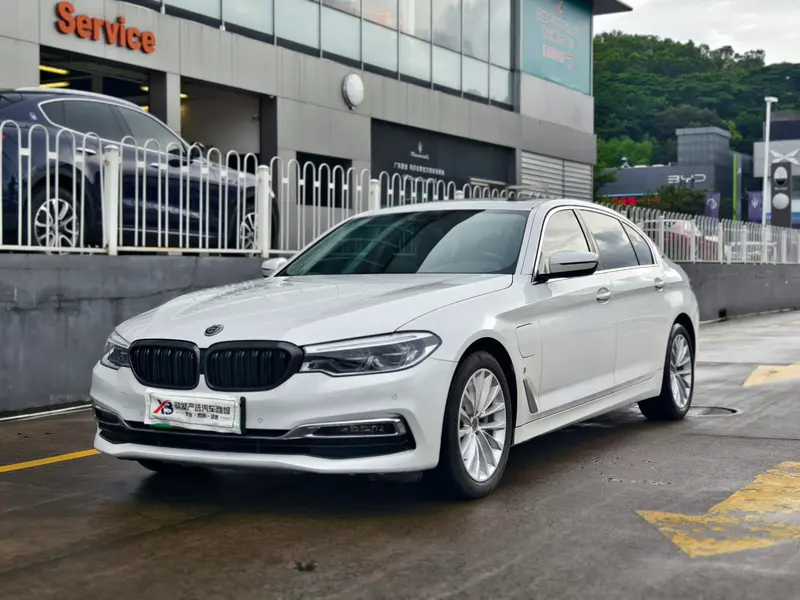 BMW 5-Series PHEV, 2019