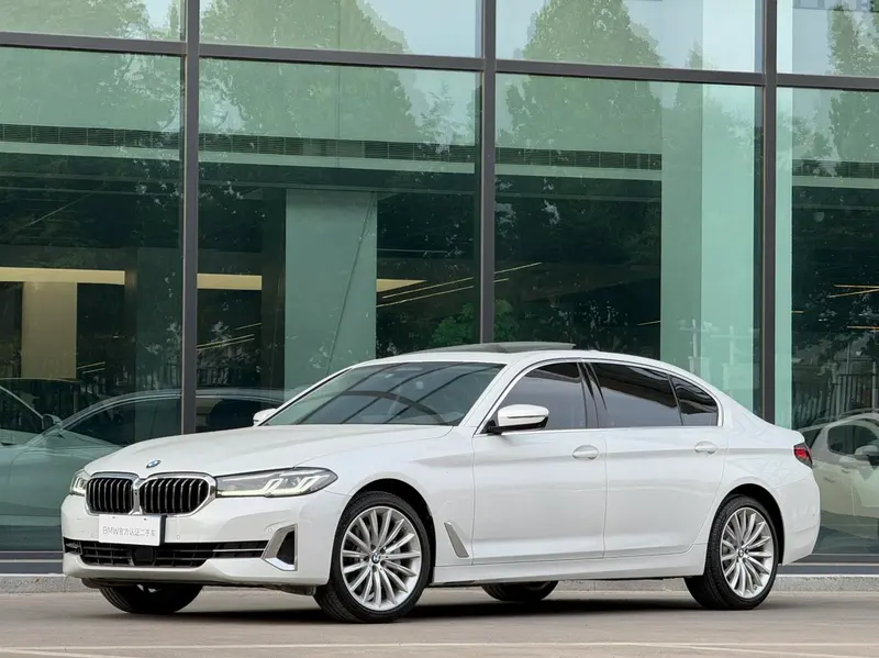 BMW 5-Series, 2022