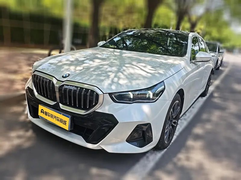 BMW 5-Series, 2025