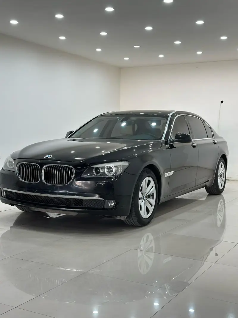 BMW 7-Series, 2011